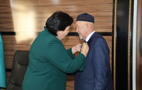 ТҮРКІСТАН: АРЫС ҚАЛАЛЫҚ АРДАГЕРЛЕР КЕҢЕСІНІҢ ТӨРАҒАСЫ 70 ЖАСҚА ТОЛДЫ