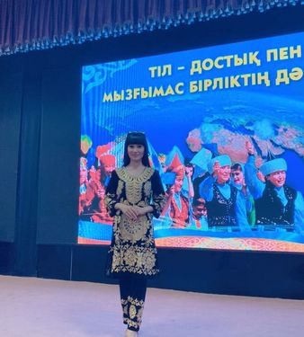 «ТІЛ ТАҒДЫРЫ – ЕЛ ТАҒДЫРЫ»: ЖЕТІСАЙЛЫҚТАР ӨЗГЕ ҰЛТ ӨКІЛДЕРІ АРАСЫНДАҒЫ БАЙҚАУДА ТОП ЖАРЫП ЖҮР