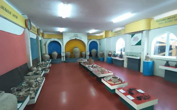 ТҮРКІСТАН: КЕЛЕСТЕ КӨНЕ ҒАСЫРЛЫҚ ҚҰНДЫ ТАРИХИ ЭКСПОНАТТАР САҚТАЛҒАН