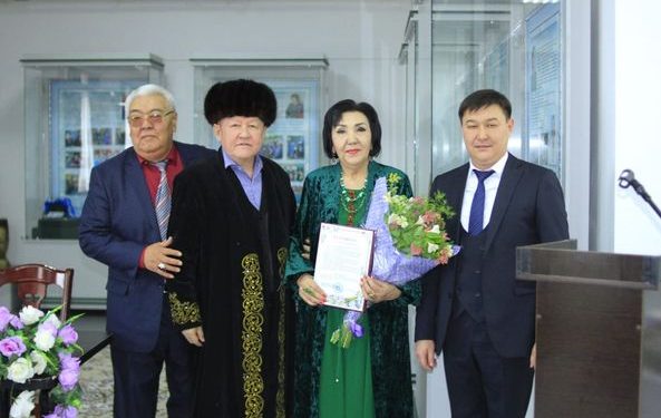 ТҮРКІСТАН: Сайрамда Құралай Сәтмұханбетовамен шығармашылық кездесу кеші өтті