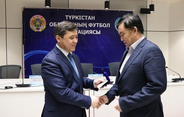 ТҮРКІСТАН: БІР ТОП АЗАМАТ «ҚАЗАҚСТАН ФУТБОЛ ФЕДЕРАЦИЯСЫНА – 30 ЖЫЛ» ТӨСБЕЛГІСІМЕН МАРАПАТТАЛДЫ
