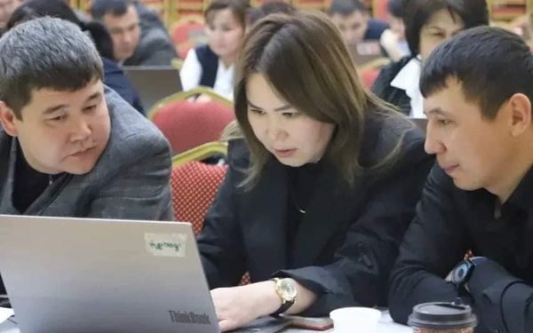 ТҮРКІСТАН: САРЫАҒАШТЫҚ ҰСТАЗДАР БІЛІМ БӘСЕКЕСІНДЕ І ОРЫНДЫ ИЕЛЕНДІ