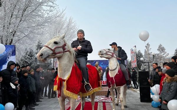 ШАРДАРА: ЖЕҢІМПАЗ СПОРТШЫЛАРҒА АТ МІНГІЗДІ
