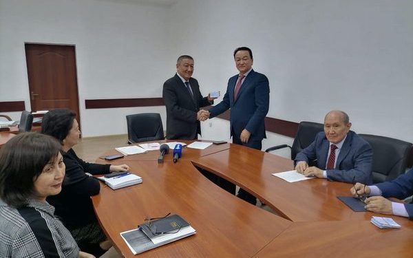 Түркістан: «Amanat» партиясы облыстық филиалынан партиялық тізіммен ұсынылған кандидаттар тіркелді