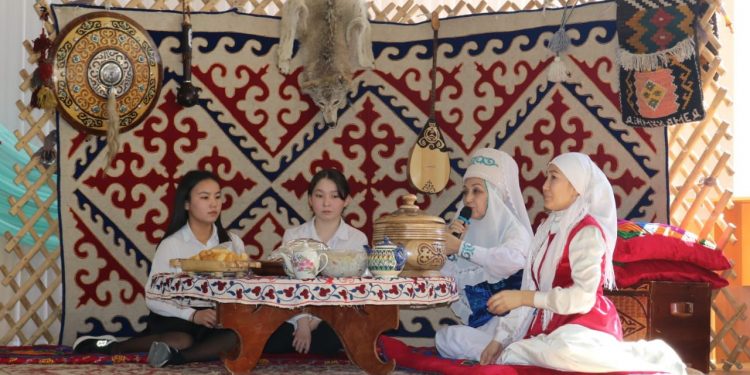 Шымкентте аналар байқауы өтті