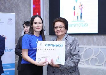 Түркістан: «Табысты отбасы» жобасының түлектері кәсібін ашуға құрал-жабдықтар алды