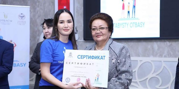 Түркістан: «Табысты отбасы» жобасының түлектері кәсібін ашуға құрал-жабдықтар алды