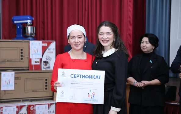 ТҮРКІСТАН: «ТАБЫСТЫ ОТБАСЫ» ЖОБАСЫНЫҢ АЛҒАШҚЫ ТҮЛЕКТЕРІНЕ ГРАНТТАР ТАБЫСТАЛДЫ