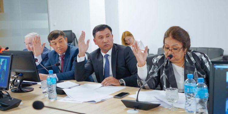 ТҮРКІСТАН: БІЛІМ БЕРУ ҰЙЫМДАРЫНЫҢ ДИРЕКТОРЛАРЫ ТІКЕЛЕЙ ЭФИРДЕ ТАҒАЙЫНДАЛДЫ