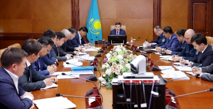 ШЫМКЕНТ: Мұрат Әйтенов жол қозғалысына кедергі жасайтын ретсіз сауданы жоюды тапсырды