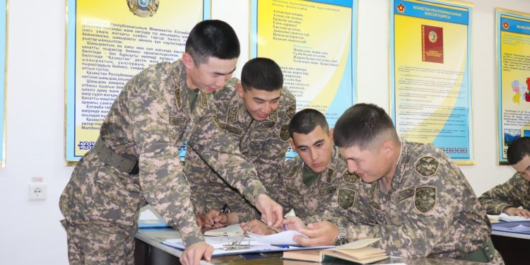 Шымкент : Сарбаздардың алғашқы легі ЖОО-на түсуге дайындалуда