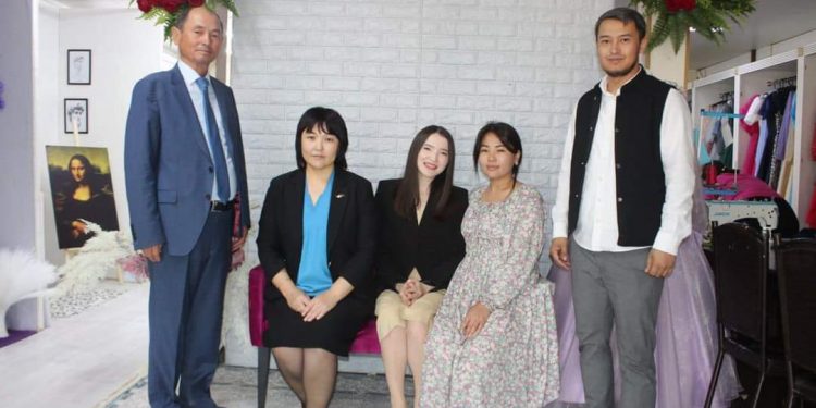 ТҮРКІСТАН: КӨПБАЛАЛЫ АНАЛАР «ТАБЫСТЫ ОТБАСЫ» ЖОБАСЫ АРҚЫЛЫ КӘСІБІН ЖАНДАНДЫРДЫ