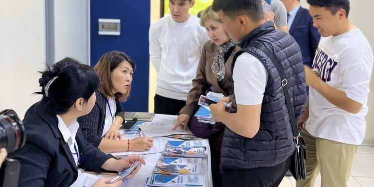 Қала тұрғындарына ашық есік күнінде кеңес берілді