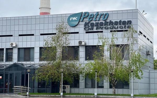 ШЫМКЕНТ МҰНАЙ ӨҢДЕУ ЗАУЫТЫНДА ТӘУЛІГІНЕ 17 700 ТОННА МҰНАЙ ӨҢДЕЛІП ЖАТЫР