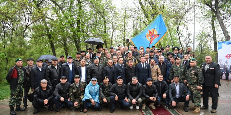 ШЫМКЕНТТІКТЕР ТӘЖІК-АУҒАН ШЕКАРАСЫНДА ҚАЗА ТАПҚАН ЖАУЫНГЕРЛЕРДІ ЕСКЕ АЛДЫ