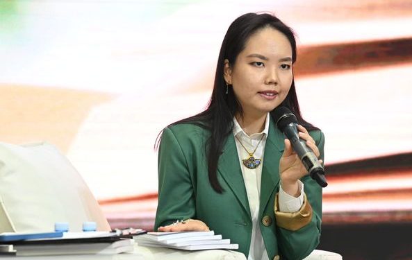 «ҚАРЛЫҒАШЫМ, КЕЛДІҢ БЕ?»: ШЫМКЕНТТІК ЖАСТАР ЖАС ҚАЛАМГЕРМЕН КЕЗДЕСТІ