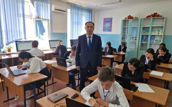 ТҮРКІСТАН ОБЛЫСЫ: ДЕПАРТАМЕНТ МАМАНДАРЫ БІЛІМ АЛУШЫЛАРДЫҢ БІЛІМ ЖЕТІСТІГІНЕ МОНИТОРИНГ ЖҰМЫСЫНА БЕСЕНЕ ҚАТЫСУДА