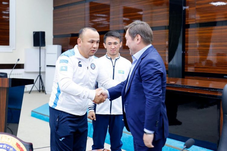 ӘЛЕМ ЧЕМПИОНАТЫНЫҢ ЖЕҢІМПАЗЫ МАХМҰД САБЫРХАНҒА ПӘТЕР ТАБЫСТАЛДЫ