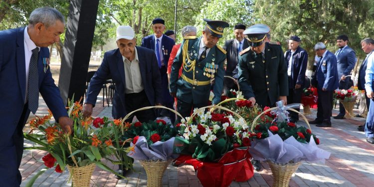 ТҮРКІСТАН: АРЫСТЫҚТАР САЯСИ ҚУҒЫН-СҮРГІН ҚҰРБАНДАРЫ РУХЫНА ТАҒЗЫМ ЕТТІ