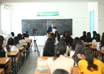 Шымкентте «Тарихтан тағылым» тақырыбында жастармен кездесу өтті