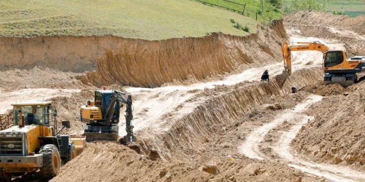 ШЫМКЕНТ: 13 көшеге ирригациялық арықтар салынып жатыр