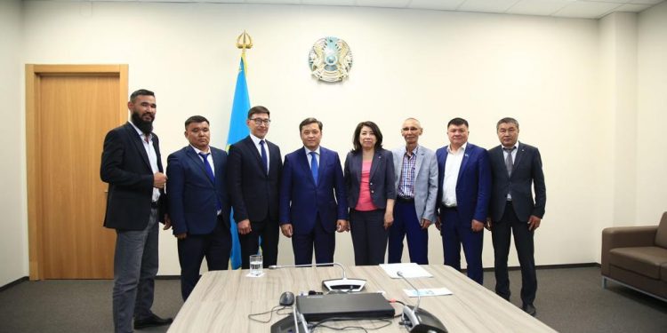 ТҮРКІСТАН ОБЛЫСЫНЫҢ ТҰРҒЫНДАРЫН СОЛТҮСТІККЕ КӨШІРУГЕ ҚОҒАМДЫҚ ҰЙЫМДАР ДА АТСАЛЫСАДЫ