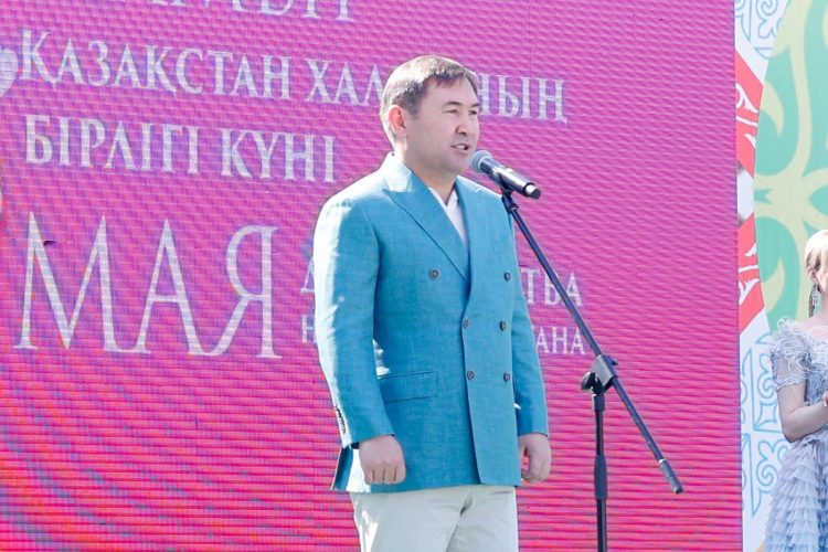 ШЫМКЕНТТІКТЕР БІРЛІК МЕРЕКЕСІН ТОЙЛАДЫ