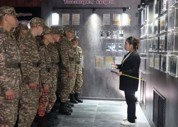 Сарбаздар мұражайға экскурсия жасады