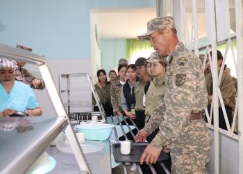 Шымкенттік оқушылар әуе шабуылына қарсы қорғаныс бригадасына барды