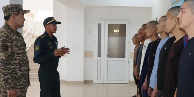 Қарулы Күштер қатарына Шымкент жастарының соңғы легі аттанды