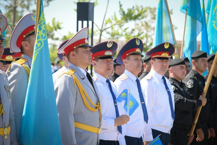 ТҮРКІСТАНДА МЕМЛЕКЕТТІК РӘМІЗДЕР ҰЛЫҚТАЛЫП,  РУХТЫ ОЯТАТЫН ІС-ШАРАЛАР ӨТТІ