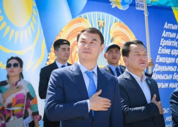 ТҮРКІСТАНДА МЕМЛЕКЕТТІК РӘМІЗДЕР ҰЛЫҚТАЛЫП,  РУХТЫ ОЯТАТЫН ІС-ШАРАЛАР ӨТТІ