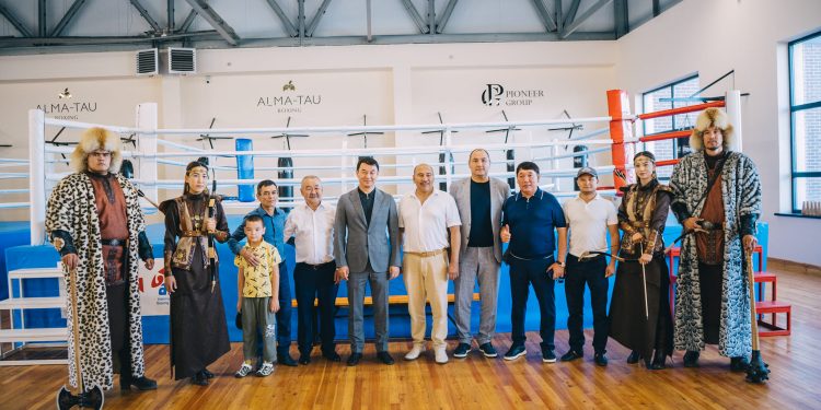 ТҮРКІСТАН: ОБЛЫС ӘКІМІ ЖАҢА СПОРТ КЕШЕНІНІҢ ЖҰМЫСЫМЕН ТАНЫСТЫ