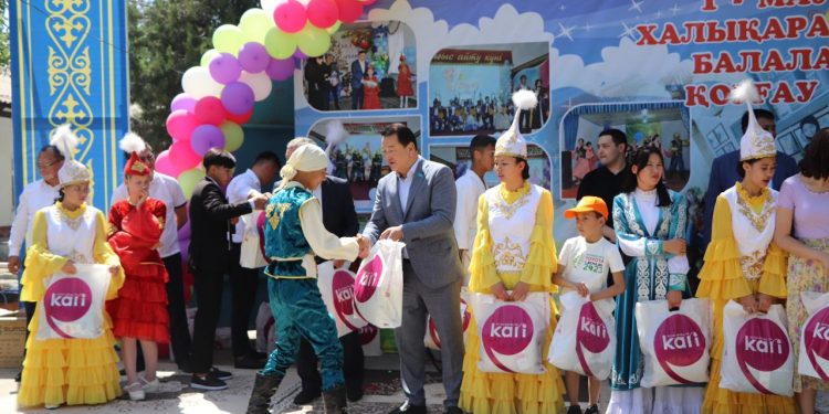 «AMANAT» партиясы отбасы үлгісіндегі балаларды құттықтады