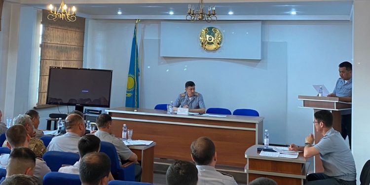 Шымкентте әскердегі құқықтық тәртіп пен заңдылықты қамтамасыз етудің өзекті мәселелері талқыланды