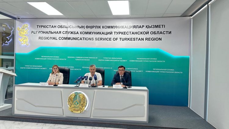 Кентауда 92 адам фаст-фудтан уланып ауруханаға түскен