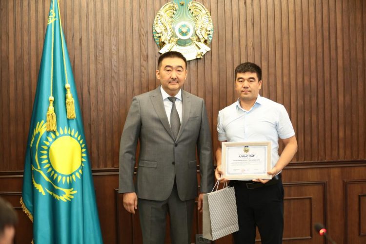 Түркістан облысының прокуроры БАҚ өкілдерін құттықтады