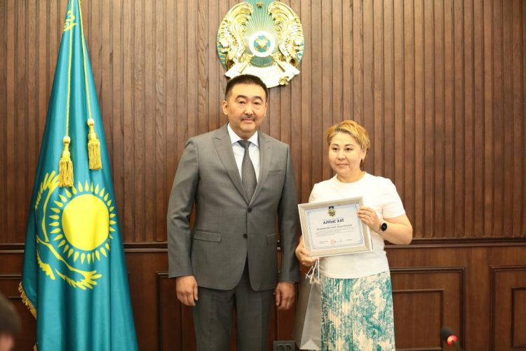 Түркістан облысының прокуроры БАҚ өкілдерін құттықтады
