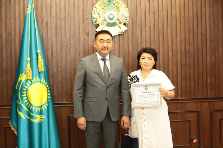 Түркістан облысының прокуроры БАҚ өкілдерін құттықтады