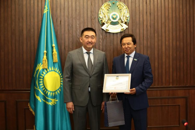 Түркістан облысының прокуроры БАҚ өкілдерін құттықтады