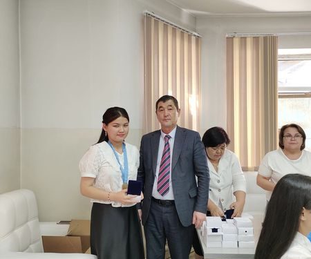 АРЫС ҚАЛАСЫНДА БІЛІМ БӘЙГЕЛЕРІНДЕ ДАРАЛАНҒАН ДАРЫНДЫ ОҚУШЫЛАР МАРАПАТТАЛДЫ