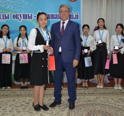 ШАРДАРА: Дарынды оқушылар марапатталды
