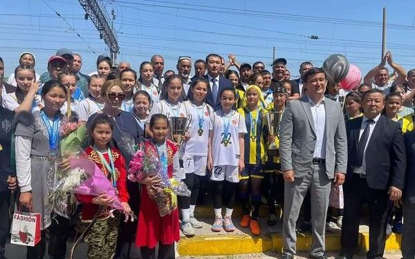 САЙРАМДЫҚ ОҚУШЫЛАР РЕСПУБЛИКАЛЫҚ МЕКТЕП ЛИГАСЫНДА ҮЗДІК ШЫҚТЫ