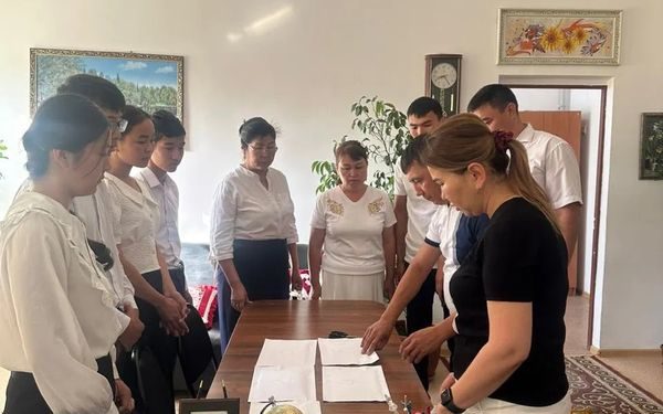 САРЫАҒАШ: МЕКТЕП ОҚУШЫЛАРЫ МЕМЛЕКЕТТІК ЕМТИХАН ТАПСЫРУДА