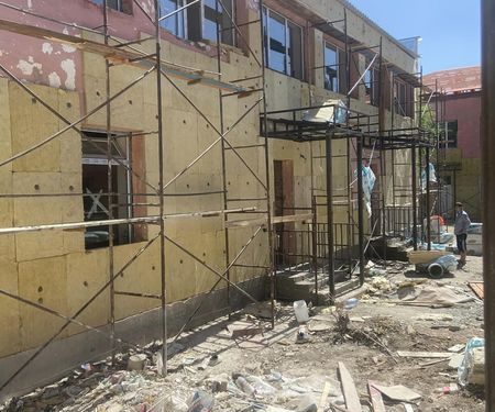 КЕНТАУ: МЕКТЕПТІҢ ЖӨНДЕУ ЖҰМЫСТАРЫНА ПАРТИЯЛЫҚ БАҚЫЛАУ ЖАЛҒАСУДА