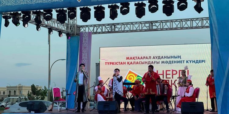 ТҮРКІСТАН: МАҚТААРАЛ АУДАНЫНЫҢ МӘДЕНИЕТ КҮНДЕРІ ӨЗ МӘРЕСІНЕ ЖЕТТІ