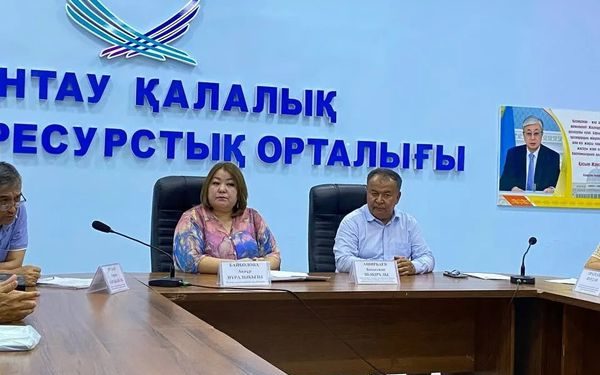 ТҮРКІСТАН ОБЛЫСЫ: ӨҢІРЛІК ЖҰМЫСШЫ ТОП КЕНТАУЛЫҚТАРМЕН КЕЗДЕСТІ