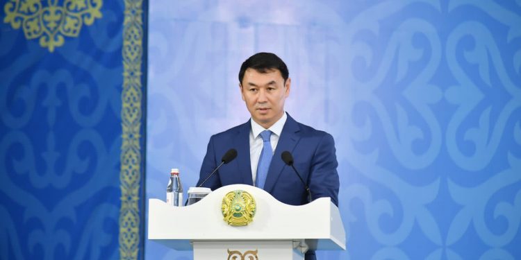 ДАРХАН САТЫБАЛДЫ САЙРАМ АУДАНЫНЫҢ ӨЗЕКТІ МӘСЕЛЕЛЕРІН ХАЛЫҚПЕН БІРГЕ ТАЛҚЫЛАДЫ