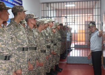 Сарбаздармен әскери қылмыстар үшін жауапкершілік тақырыбында кездесу өтті