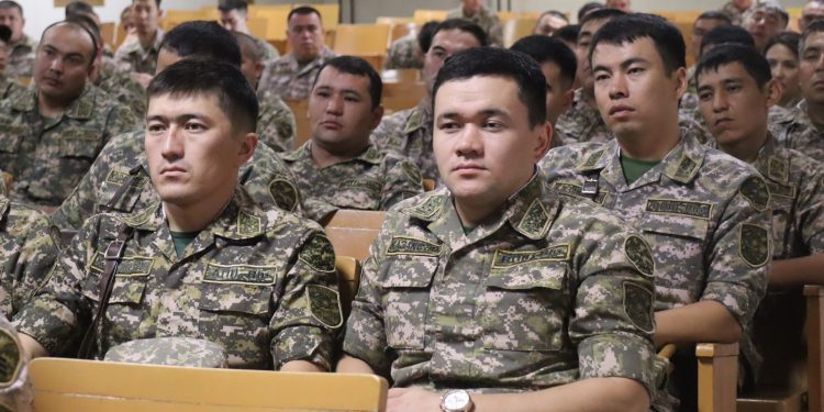 Шымкентте әскери қызметшілерге діни экстремизм туралы айтылды